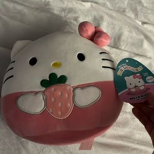 Hot topic exclusive hello kitty squishmallow nwt